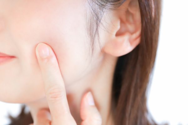 顔のたるみは予防できる？たるみを予防するアプローチ法とは