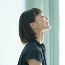 顔のたるみは予防できる？毎日のセルフケアで若々しい印象に